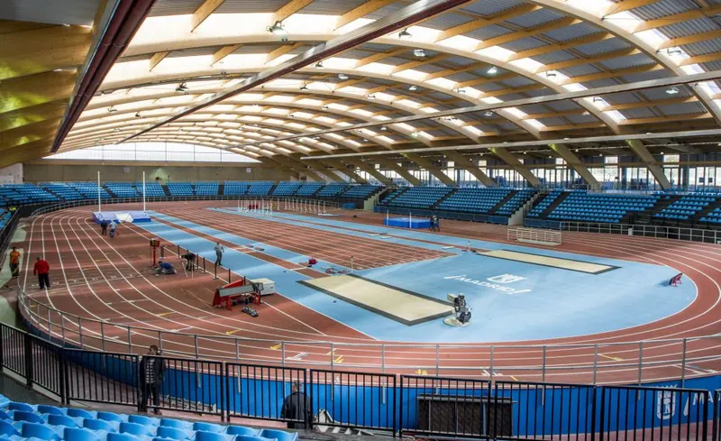 Calefacción de polideportivo en Gallur Pista, Madrid