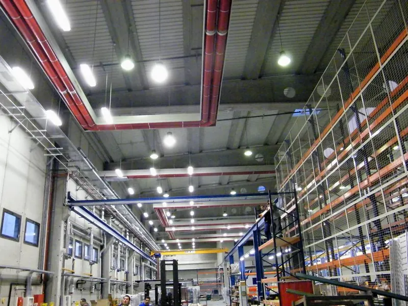 Calefacción de nave industrial en T. Graells Matachana, León (2010)